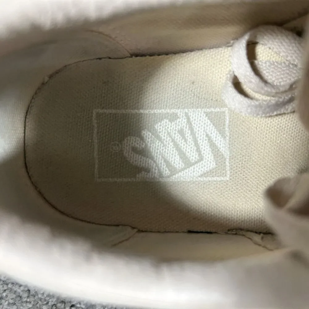 Vans Classic Slip-On Stackform Women’s Size 8 Marshmallow Cream Platform Shoes